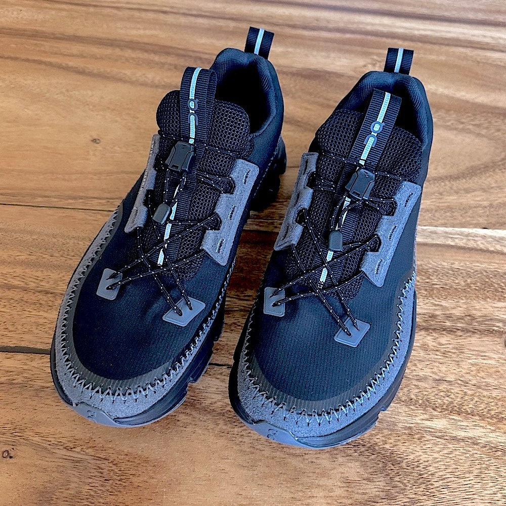 OnCloud Cloudtec Black and Gray Athletic running Shoes like new